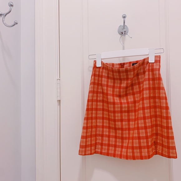BNWOT*RARE*BRANDY MELVILLE CARA MINI SKIRT❤️🔥RED/ORANGE PLAID-OS-NEVER … - Picture 2 of 16